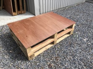 tables…low (floor seating)