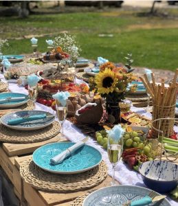 Hens long table picnic October 2019